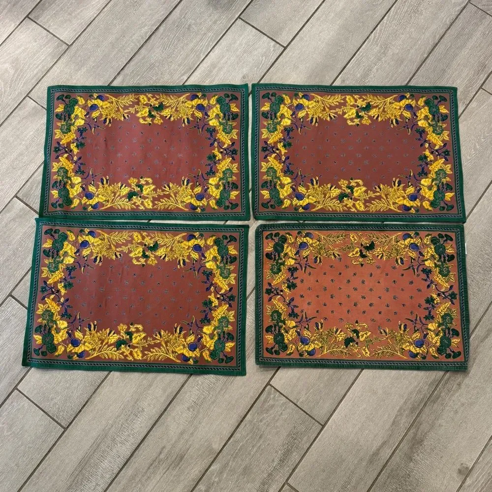 Williams-Sonoma Set of 4 Green Floral Placemats & Napkins